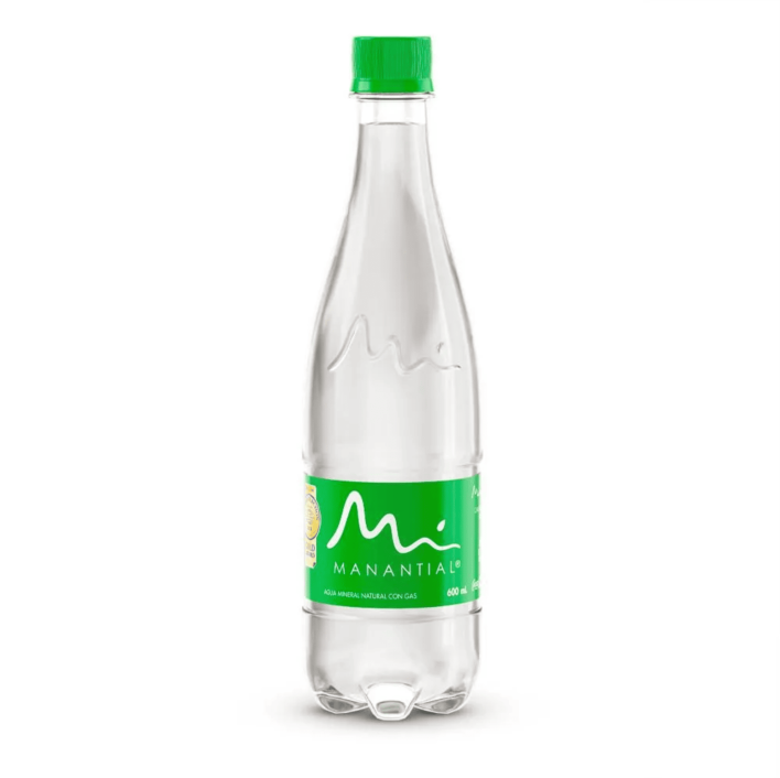 Agua con gas en botella plástica (600 ml)