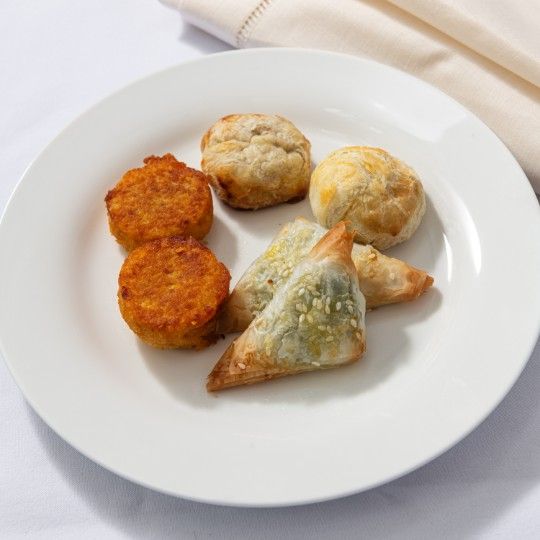 Parve Appetizer plate (P) China - HOT MEAL / dbl. WRAPPED IN FOIL FOR ON-SITE HEATING