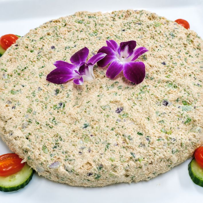 Salmon Salad Platter (P)