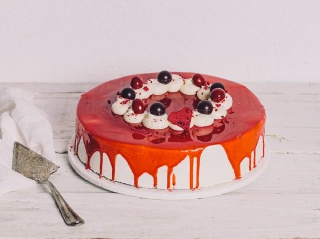 Red Velvet Deluxe Cake