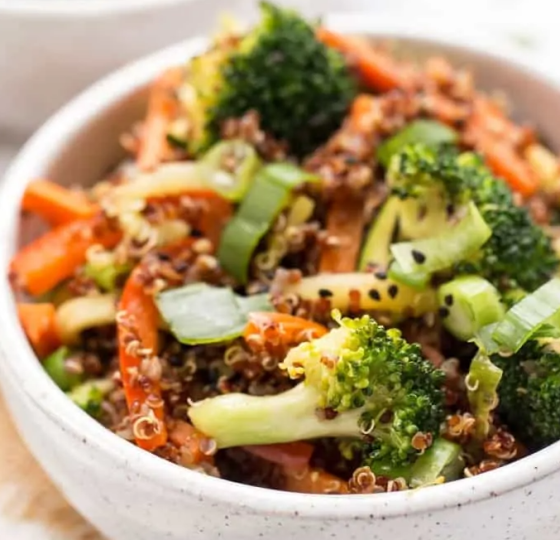 GINGER QUINOA BOWL