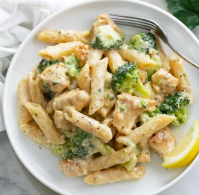 CREAMY CHICKEN AND BROCCOLI BOWL