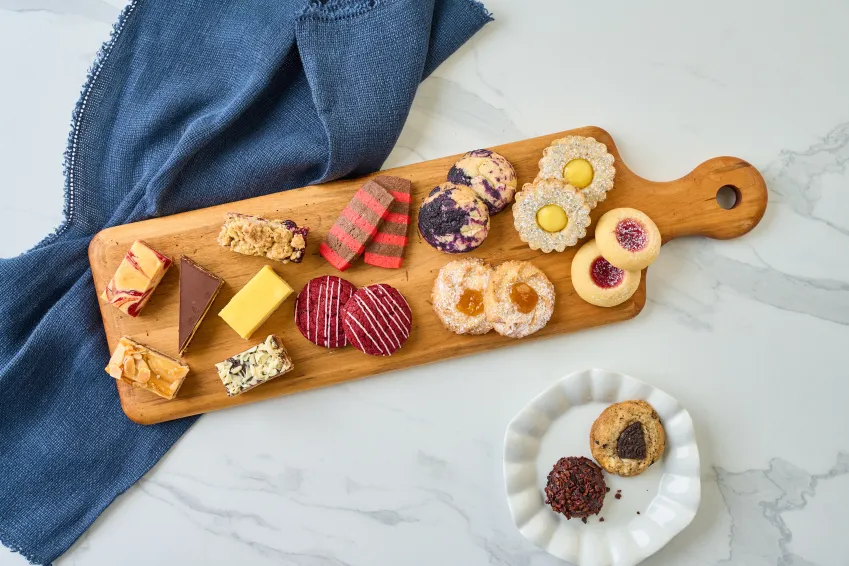 M&O's Fresh Baked Cookies and Squares