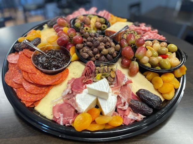 Charcuterie Tray 18 Inch