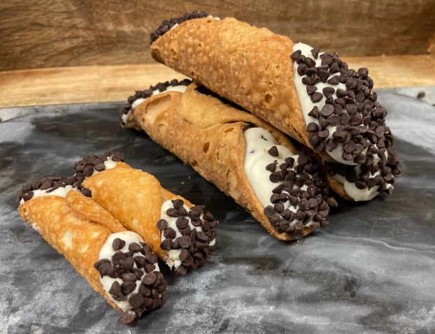 36 Mini Cannolis
