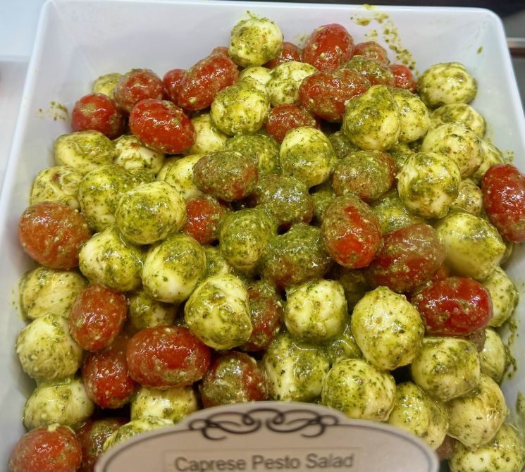 Rocco's Caprese Pesto Salad