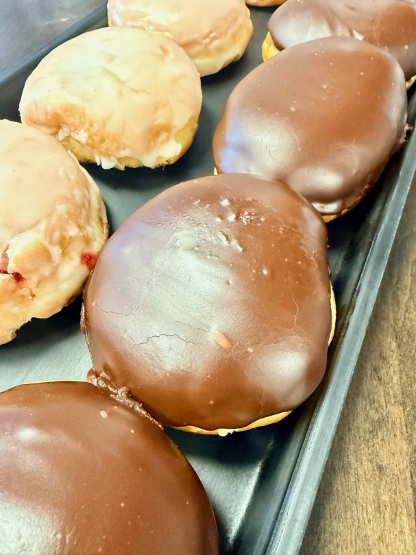 Jelly Chocolate Topped
