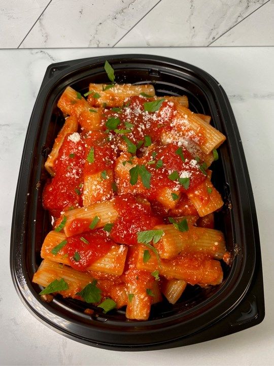 Rigatoni with Tomato & Basil Sauce (20oz)