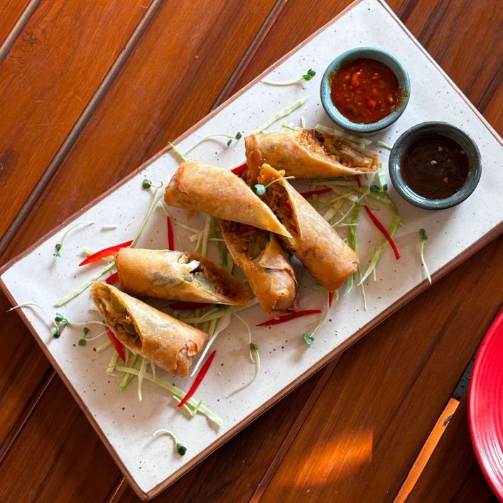 vegetable spring roll: with orange ginger sauce