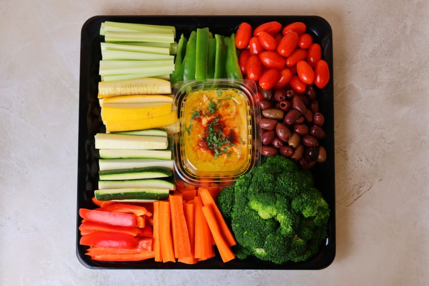 Classic Hummus W/ Vegetables & Seasoned Pita Chips