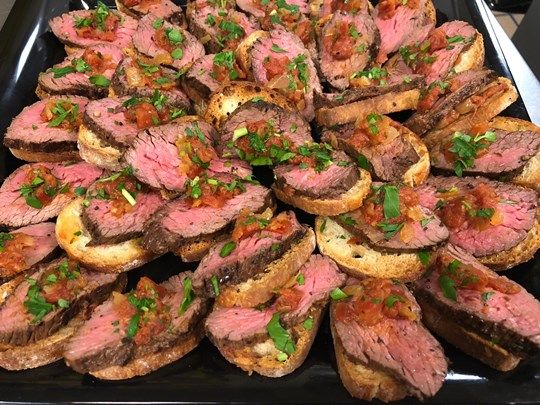 Seared Tenderloin Crostini (Cold)