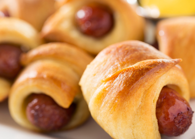 Smoked Garlic Sausage Pigs in a Blanket