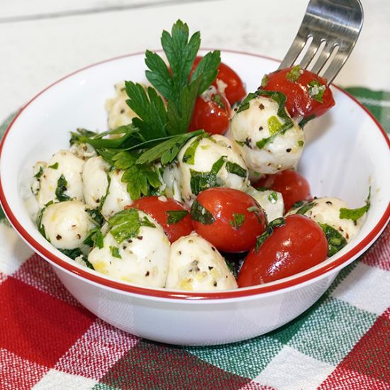 Grape Tomato & Mozzarella Salad